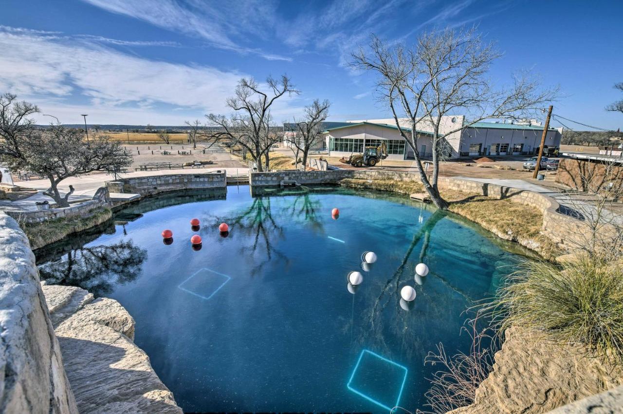 Charming Santa Rosa Home With Mountain Views And Porch 外观 照片